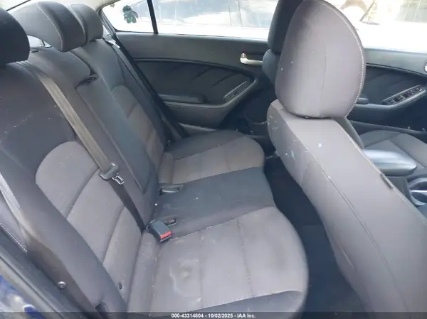 3KPFL4A71JE175841 2018 KIA FORTE - Image 8