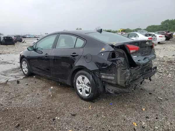 3KPFL4A71JE175953 2018 KIA FORTE - Image 2