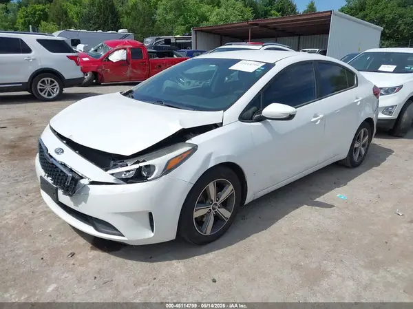 3KPFL4A71JE178321 2018 KIA FORTE - Image 2