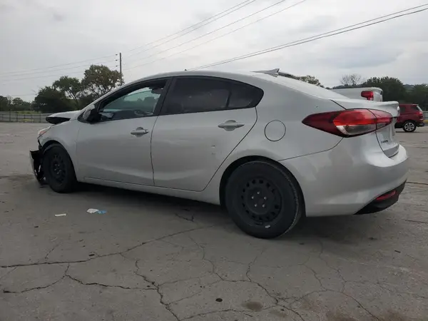 3KPFL4A71JE179615 2018 KIA FORTE - Image 2