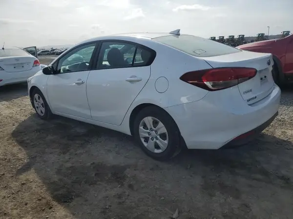 3KPFL4A71JE181719 2018 KIA FORTE - Image 2