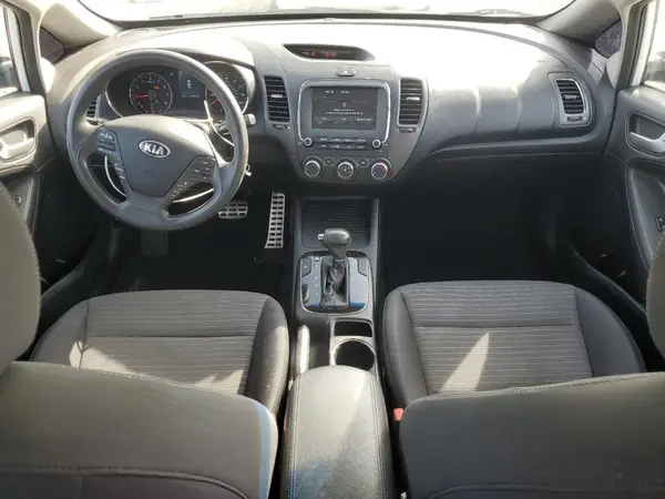 3KPFL4A71JE181719 2018 KIA FORTE - Image 8