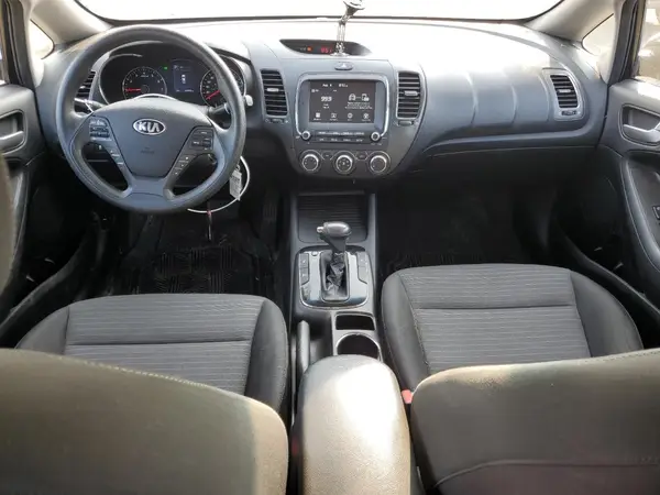 3KPFL4A71JE183745 2018 KIA FORTE - Image 8