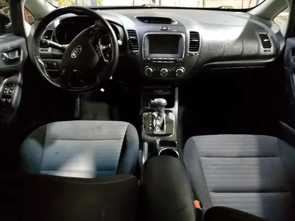 3KPFL4A71JE190596 2018 KIA FORTE - Image 8