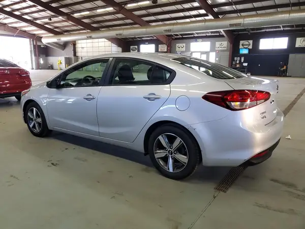 3KPFL4A71JE191862 2018 KIA FORTE - Image 2