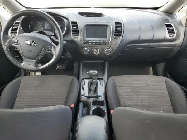 3KPFL4A71JE194115 2018 KIA FORTE - Image 8