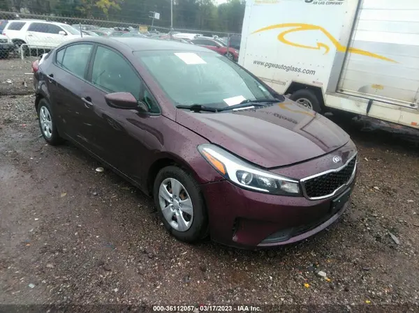 3KPFL4A71JE194437 2018 KIA FORTE - Image 1