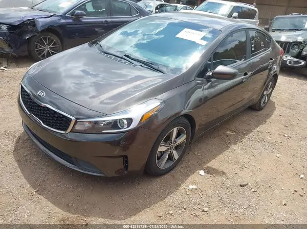 3KPFL4A71JE194602 2018 KIA FORTE - Image 2