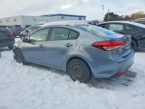 3KPFL4A71JE195698 2018 KIA FORTE - Image 2