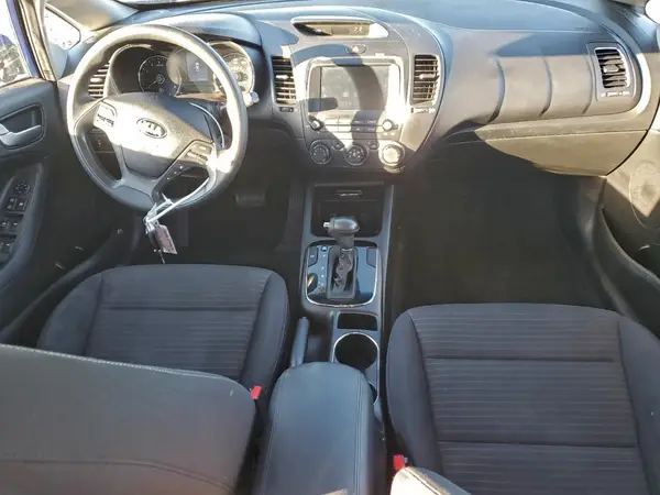 3KPFL4A71JE196141 2018 KIA FORTE - Image 8