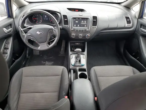 3KPFL4A71JE196415 2018 KIA FORTE - Image 8