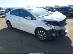 3KPFL4A71JE196902 2018 KIA FORTE