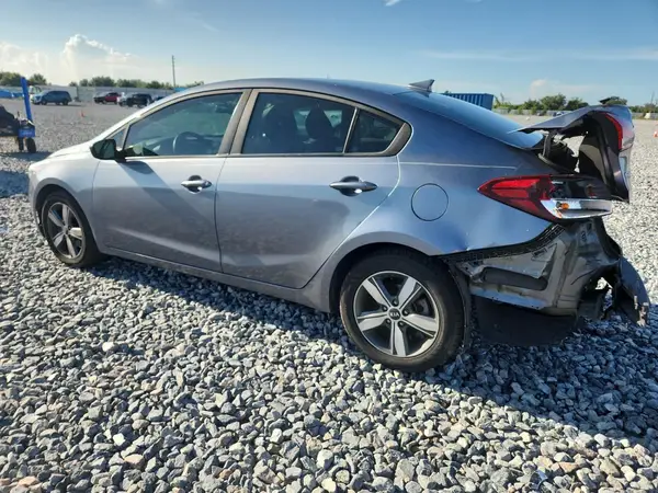 3KPFL4A71JE197936 2018 KIA FORTE - Image 2