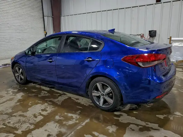 3KPFL4A71JE199105 2018 KIA FORTE - Image 2