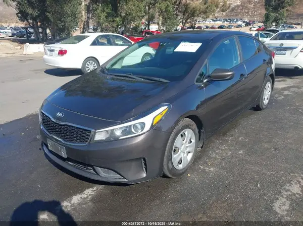 3KPFL4A71JE199265 2018 KIA FORTE - Image 2