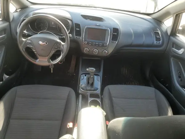 3KPFL4A71JE199752 2018 KIA FORTE - Image 8