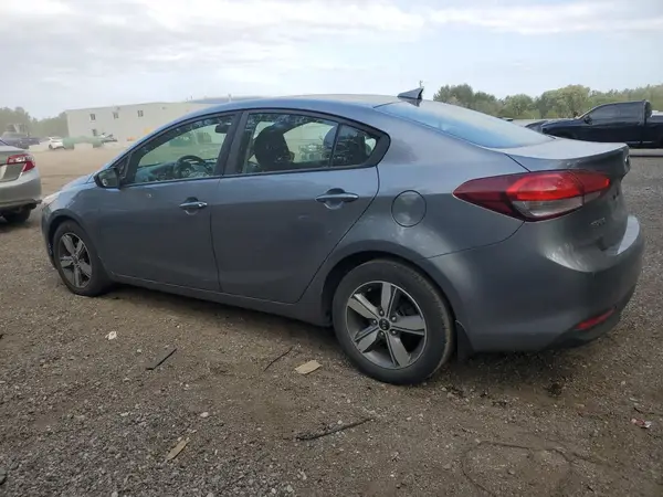 3KPFL4A71JE199931 2018 KIA FORTE - Image 2