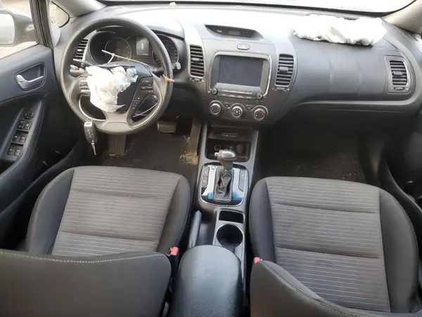 3KPFL4A71JE199931 2018 KIA FORTE - Image 8