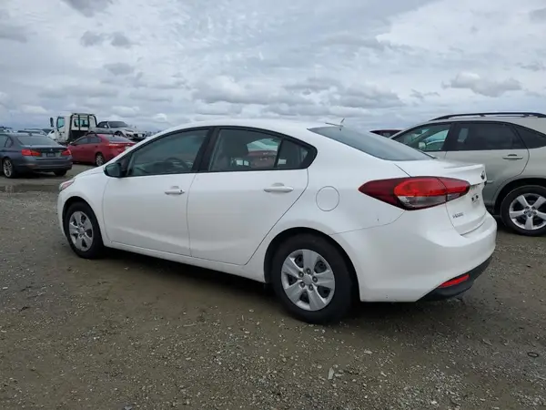 3KPFL4A71JE202780 2018 KIA FORTE - Image 2