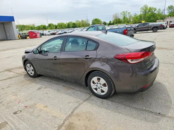 3KPFL4A71JE204366 2018 KIA FORTE - Image 2