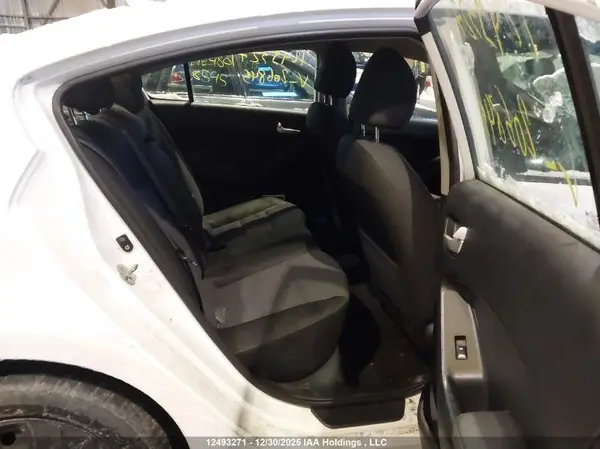3KPFL4A71JE206845 2018 KIA FORTE - Image 8