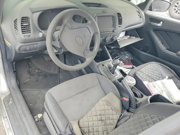 3KPFL4A71JE207638 2018 KIA FORTE - Image 8