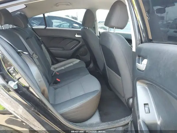 3KPFL4A71JE211897 2018 KIA FORTE - Image 8