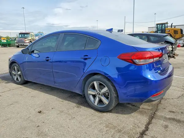 3KPFL4A71JE213889 2018 KIA FORTE - Image 2