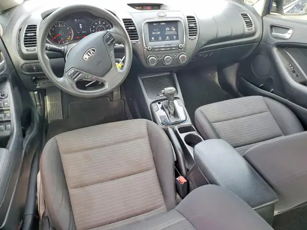 3KPFL4A71JE213889 2018 KIA FORTE - Image 8