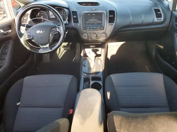3KPFL4A71JE218395 2018 KIA FORTE - Image 8