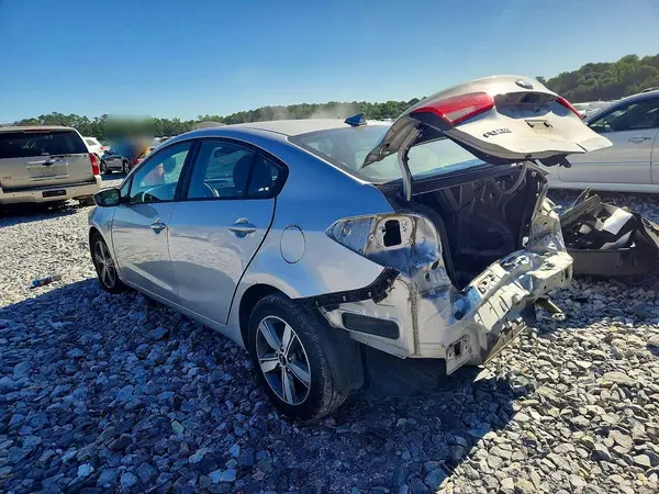3KPFL4A71JE220146 2018 KIA FORTE - Image 2