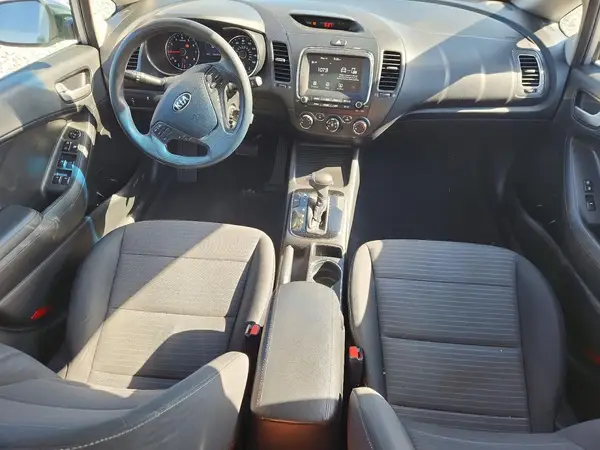 3KPFL4A71JE220146 2018 KIA FORTE - Image 8