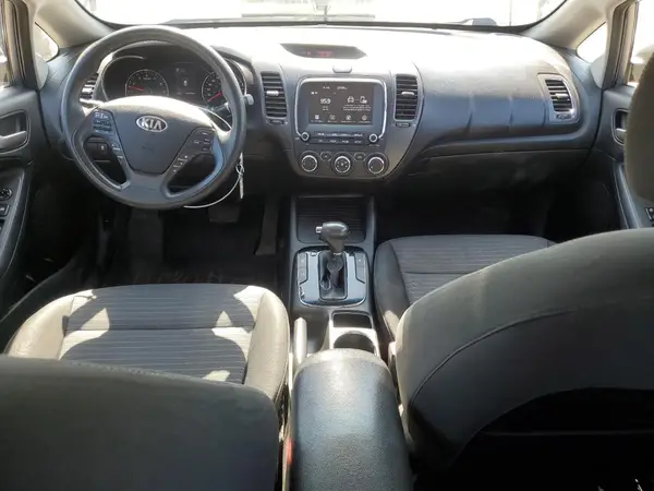 3KPFL4A71JE221460 2018 KIA FORTE - Image 8