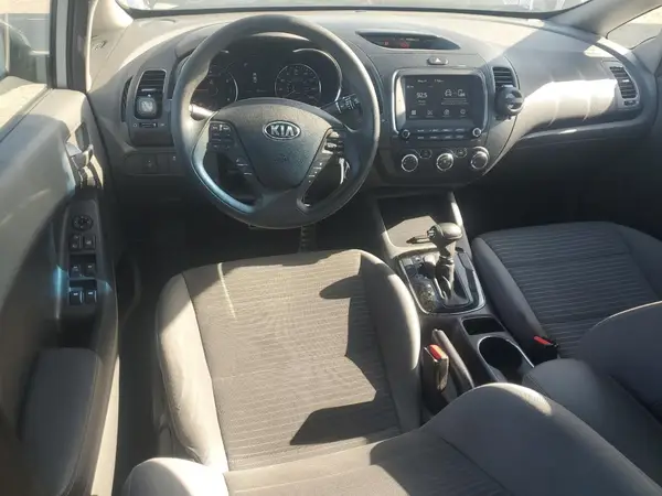 3KPFL4A71JE221488 2018 KIA FORTE - Image 8