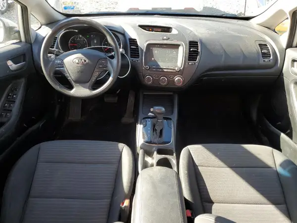 3KPFL4A71JE223984 2018 KIA FORTE - Image 8