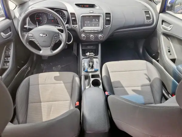 3KPFL4A71JE226982 2018 KIA FORTE - Image 8