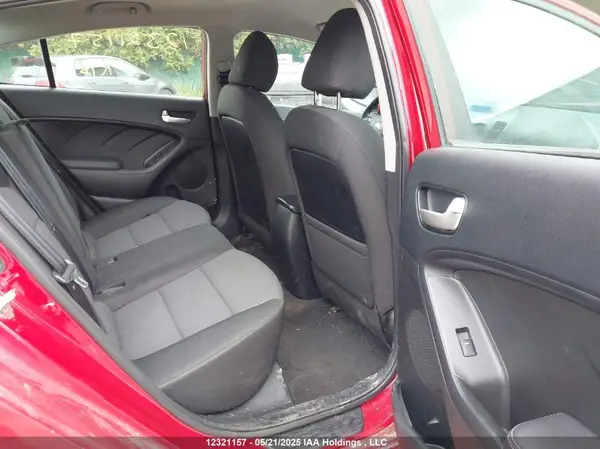 3KPFL4A71JE228795 2018 KIA FORTE - Image 8