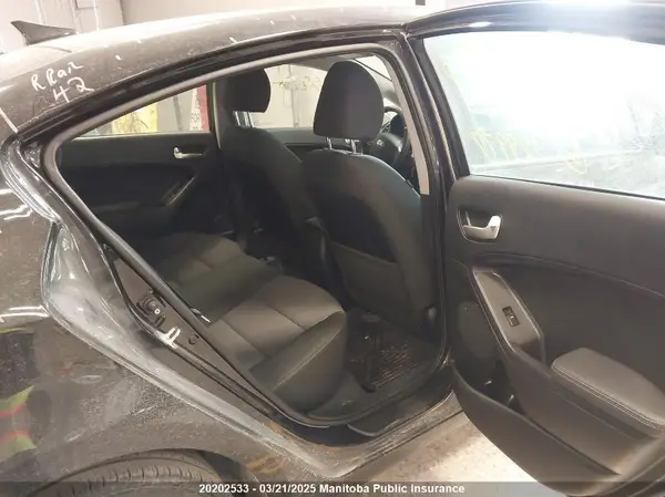 3KPFL4A71JE229977 2018 KIA FORTE - Image 8