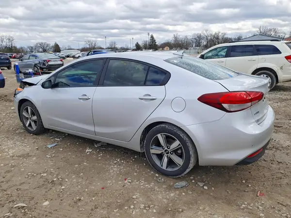 3KPFL4A71JE238761 2018 KIA FORTE - Image 2