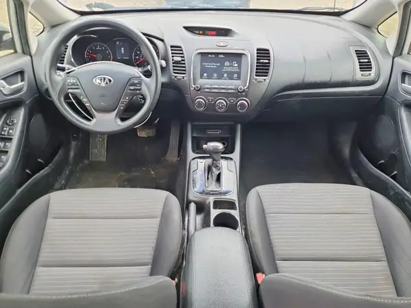 3KPFL4A71JE238761 2018 KIA FORTE - Image 8