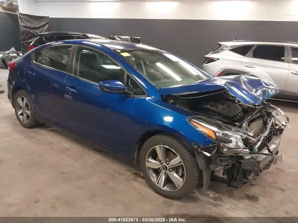3KPFL4A71JE240123 2018 KIA FORTE - Image 1
