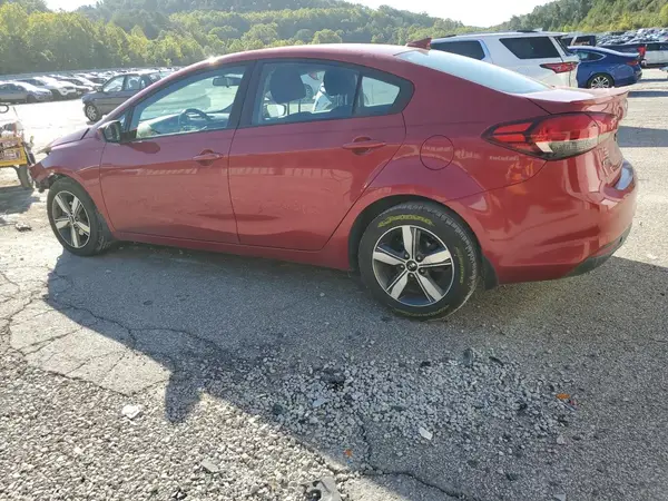 3KPFL4A71JE240364 2018 KIA FORTE - Image 2