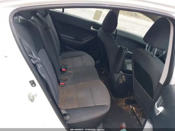 3KPFL4A71JE241479 2018 KIA FORTE - Image 8