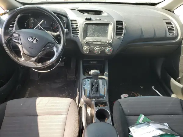 3KPFL4A71JE242390 2018 KIA FORTE - Image 8