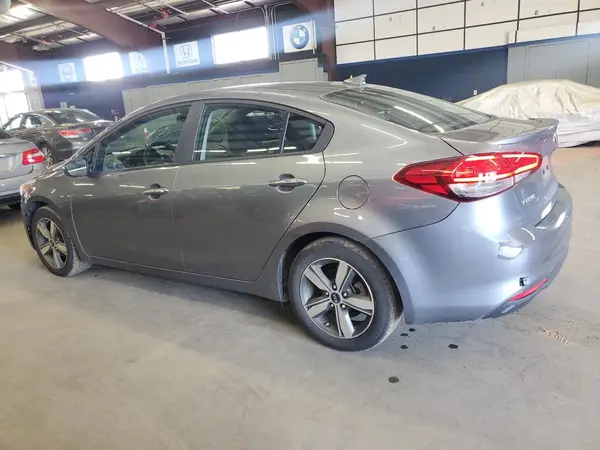 3KPFL4A71JE242809 2018 KIA FORTE - Image 2