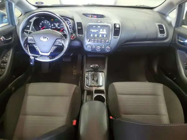 3KPFL4A71JE242809 2018 KIA FORTE - Image 8