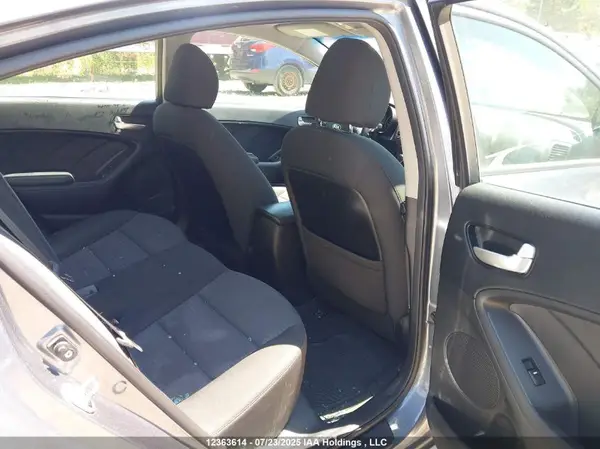 3KPFL4A71JE243054 2018 KIA FORTE - Image 8
