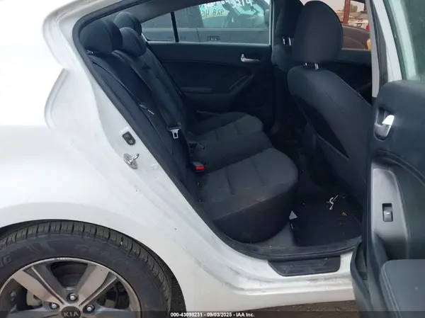 3KPFL4A71JE243619 2018 KIA FORTE - Image 8