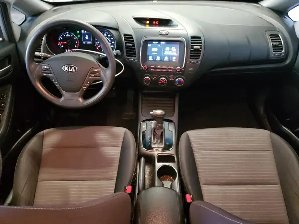 3KPFL4A71JE245368 2018 KIA FORTE - Image 8