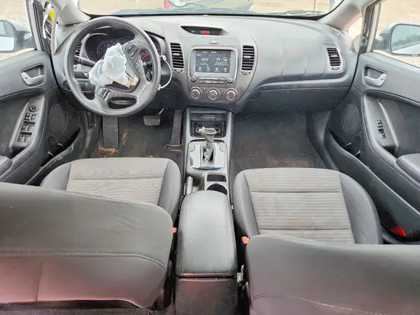 3KPFL4A71JE245645 2018 KIA FORTE - Image 8